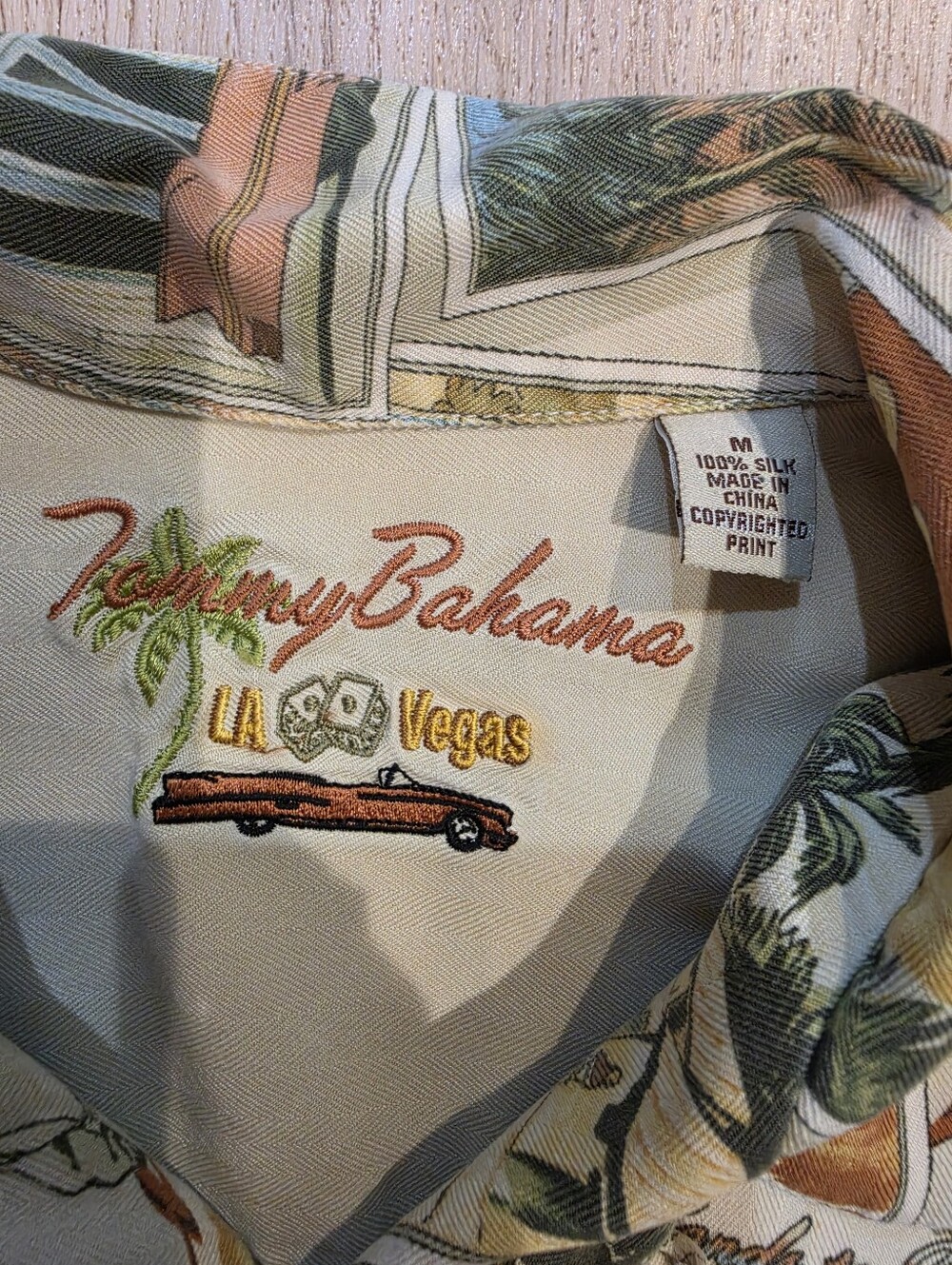 Tommy Bahama Las Vegas Silk Shirt M Casino Strip Hawaiian Aloha Y2K - Picture 2 of 6